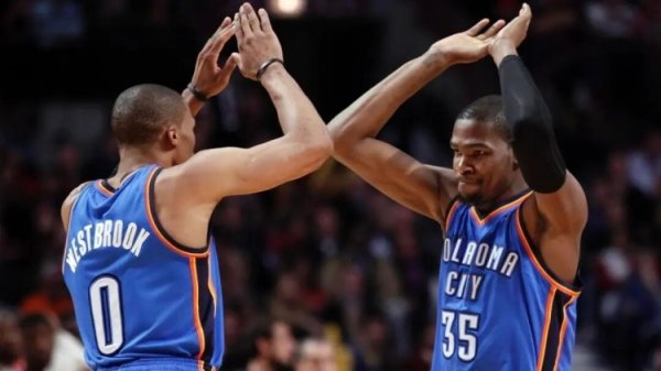 2017: Sau mối thù của Durant Westbrook, số phận của Harden thì khác